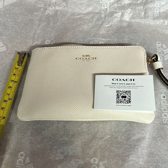 Coach off white wristlet - Picture 2 of 3
